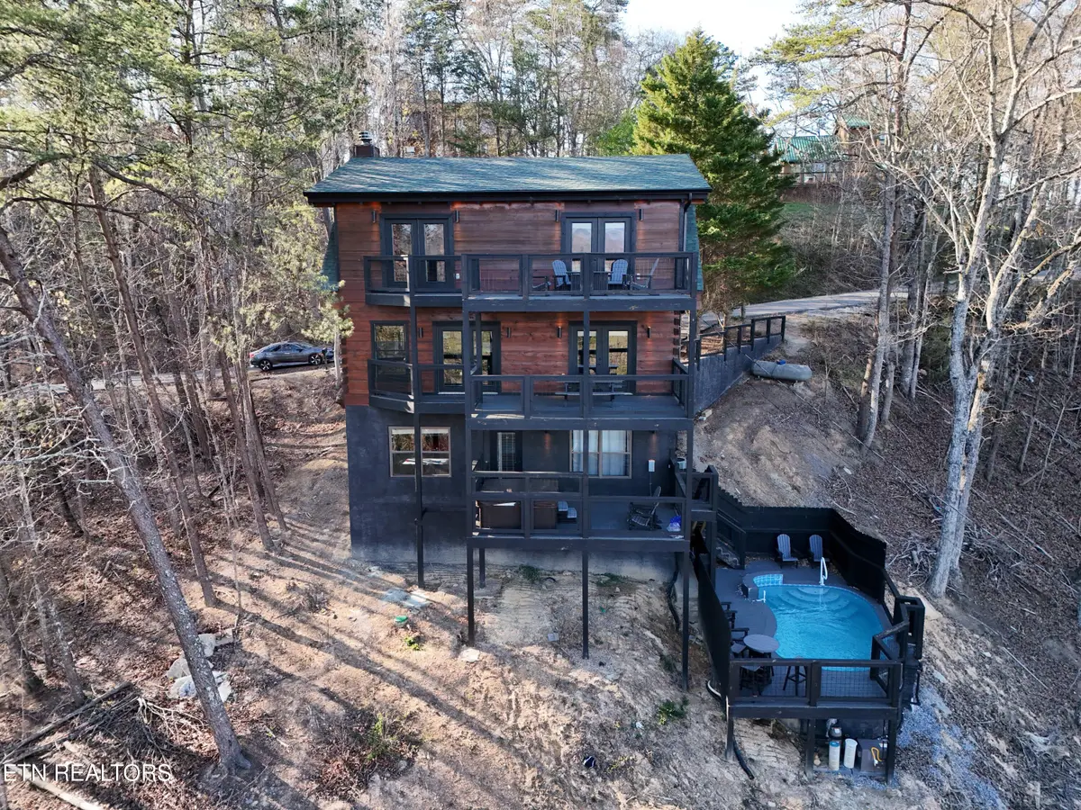 772 Lloyd Huskey Rd, Pigeon Forge, TN 37863 - #1