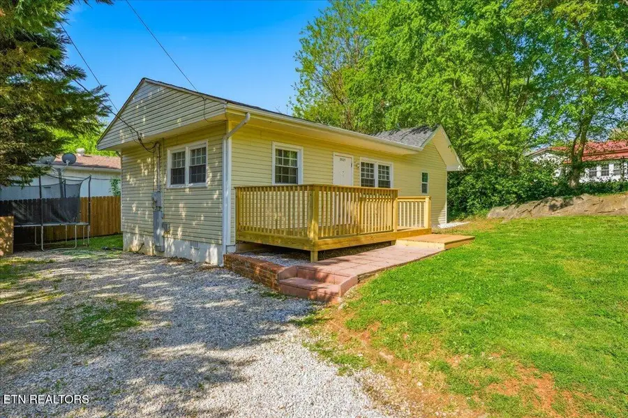 2531 Cecelia Ave, Maryville, TN 37804 - #2