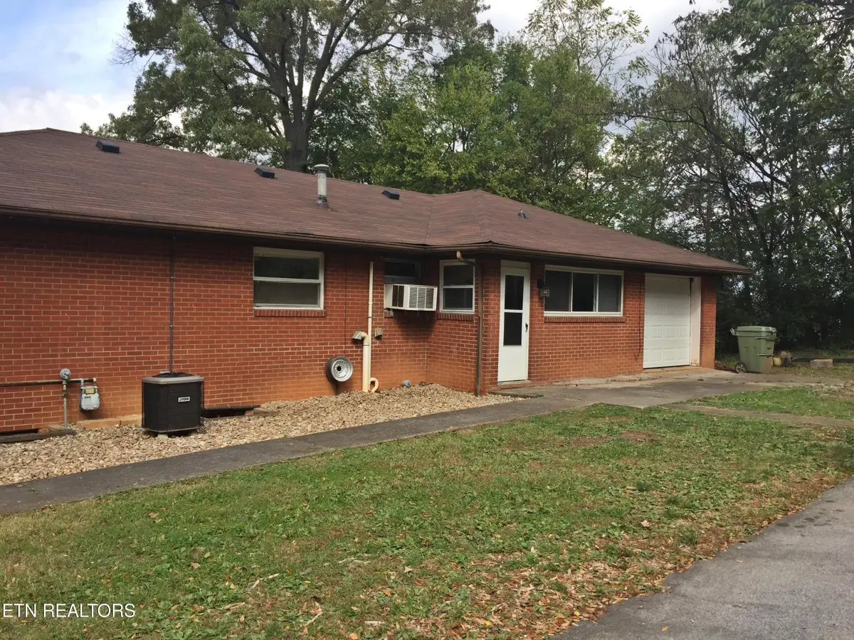 1910 E Broadway Ave, Maryville, TN 37804 - #1