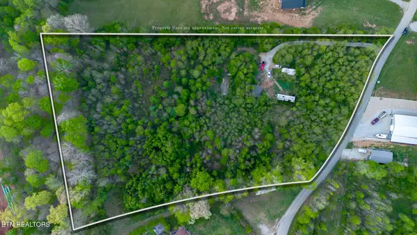 147 Lancer Rd, Harriman, TN 37748