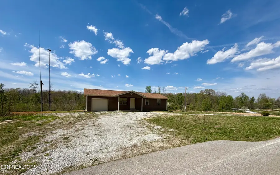 2557 Huntsville Hill Rd, Helenwood, TN 37755 - #2