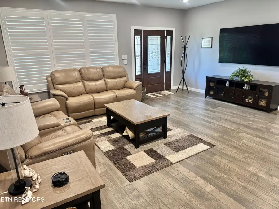 212 Waters Edge Way, Lenoir City, TN 37771 - #3