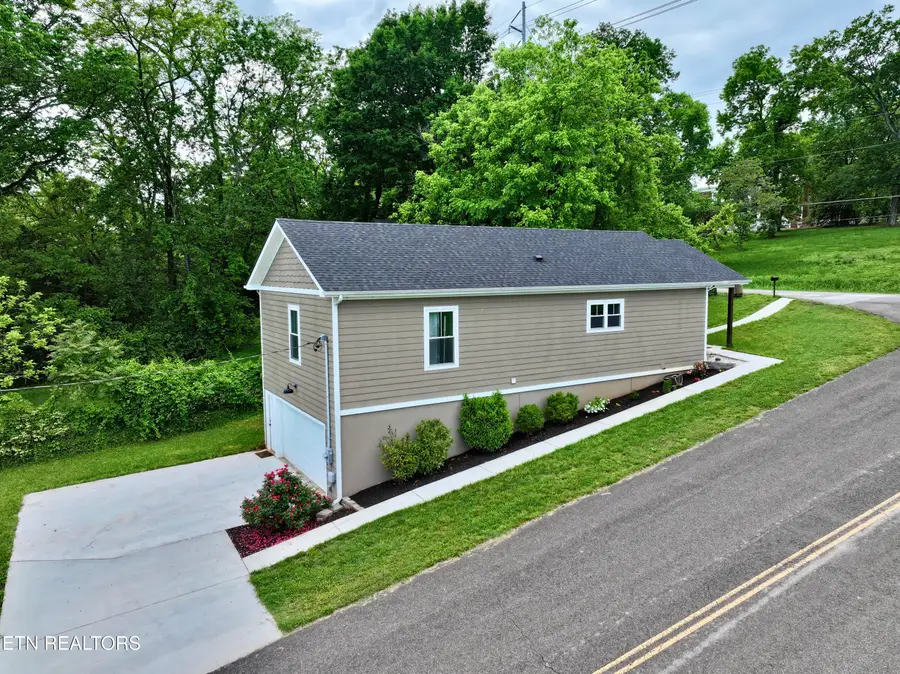 2226 Riverside Drive, Knoxville, TN 37915 - #2