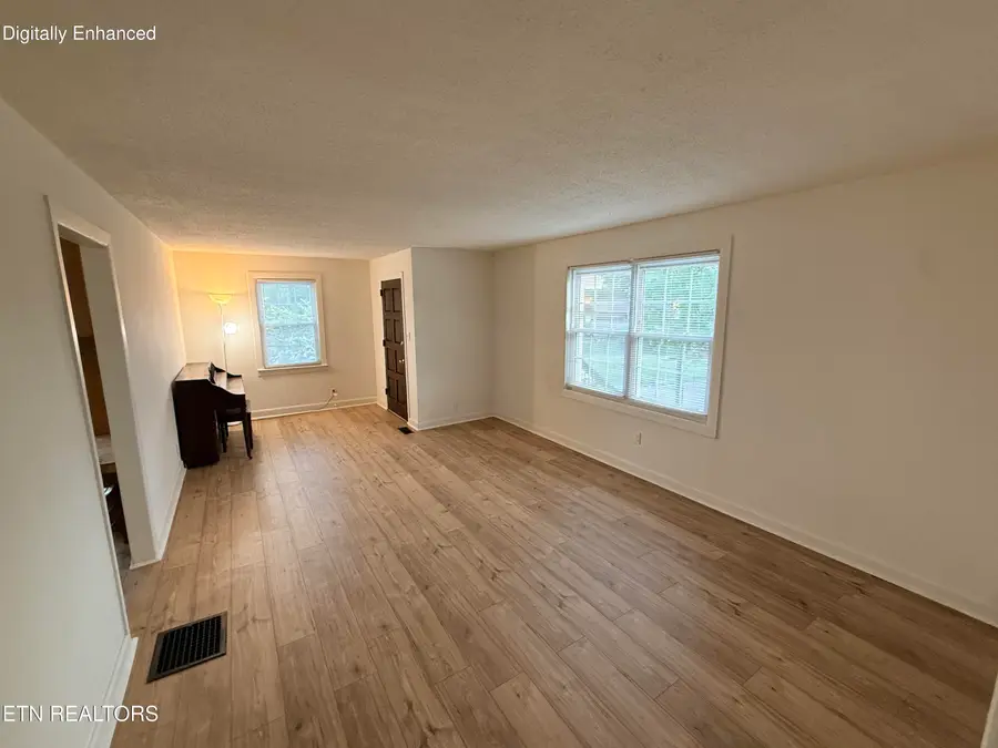 6712 Kern Rd, Knoxville, TN 37918 - #3