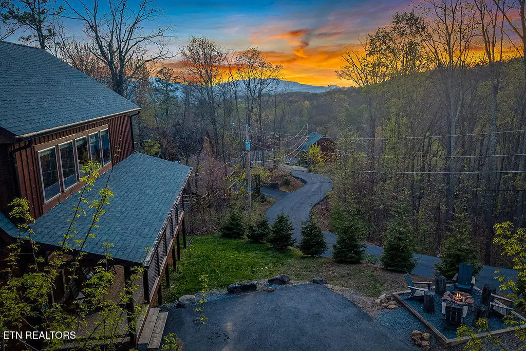834 Pine Top Lane, Gatlinburg, TN 37738 - #1
