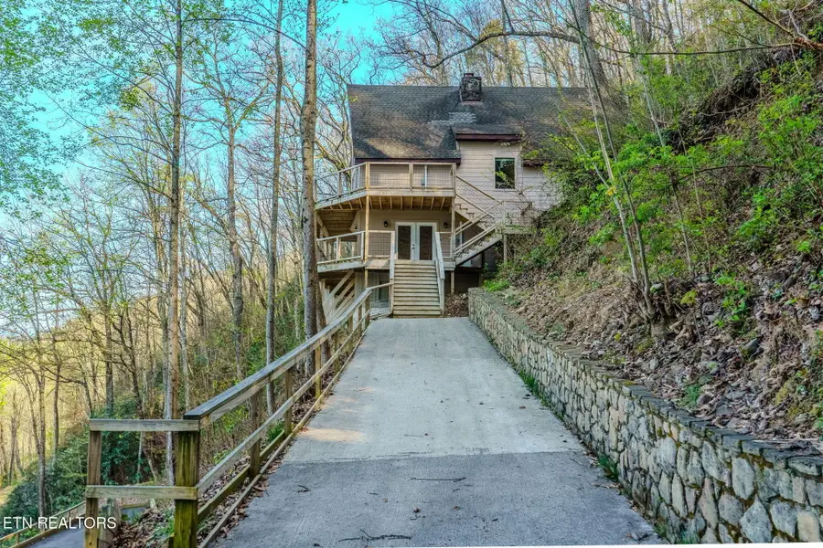 2821 Overholt Tr, Sevierville, TN 37862 - #2