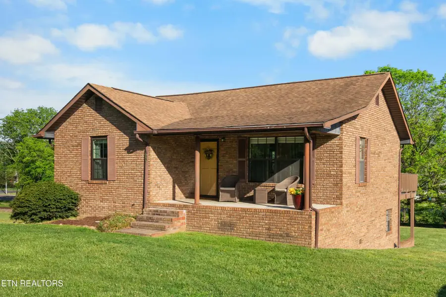 939 Fowler St, Clinton, TN 37716 - #3