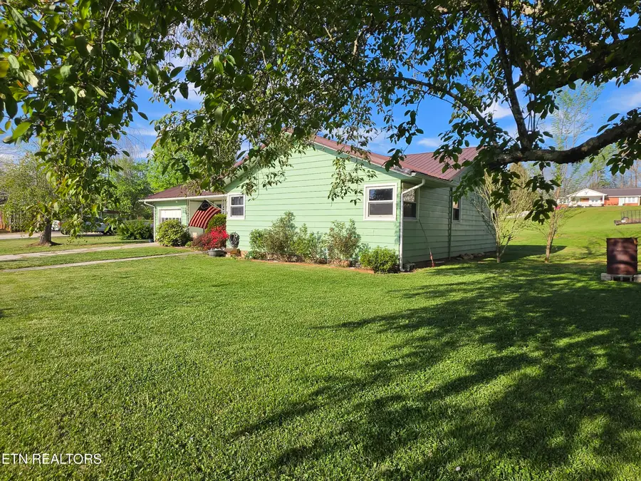 317 Martin St, Jonesville, VA 24263 - #2