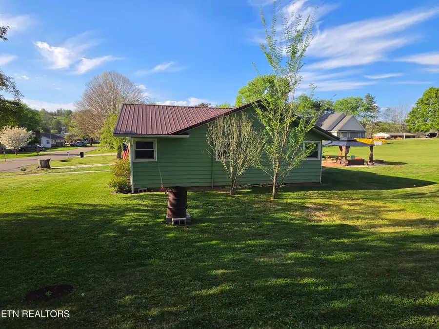 317 Martin St, Jonesville, VA 24263 - #3