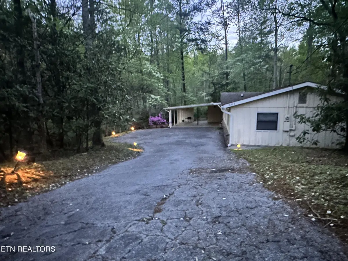 1062 N Ridge Place, Sevierville, TN 37876 - #1