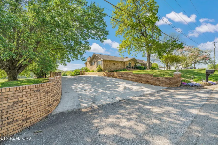 4912 W Emory Rd, Powell, TN 37849 - #2