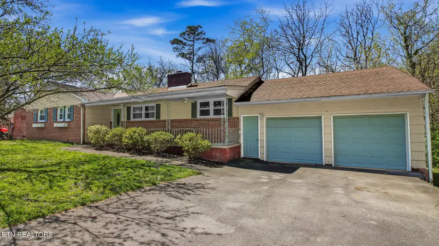 4721 W Sunset Rd, Knoxville, TN 37914 - #2