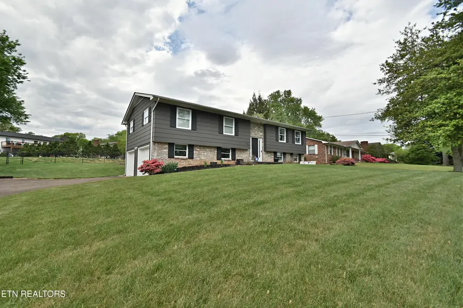 509 E Meadecrest Drive, Knoxville, TN 37923 - #2