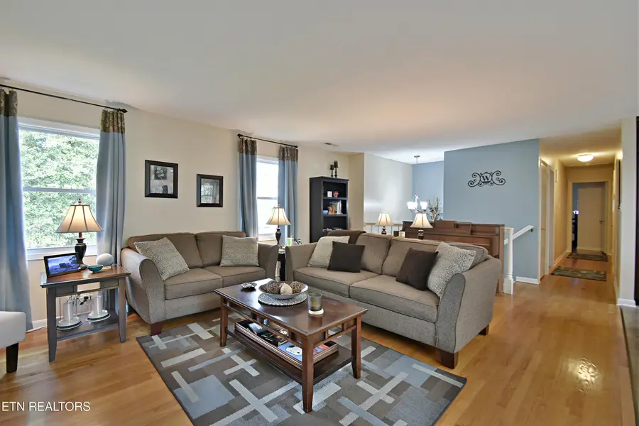 509 E Meadecrest Drive, Knoxville, TN 37923 - #3