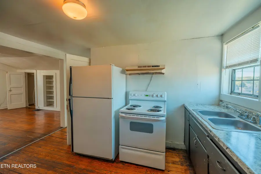 2430 Parkview Ave, Knoxville, TN 37917 - #2