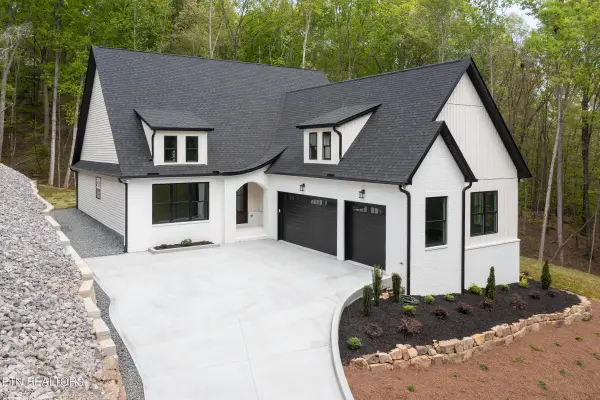 215 Wahuhu Lane, Loudon, TN 37774