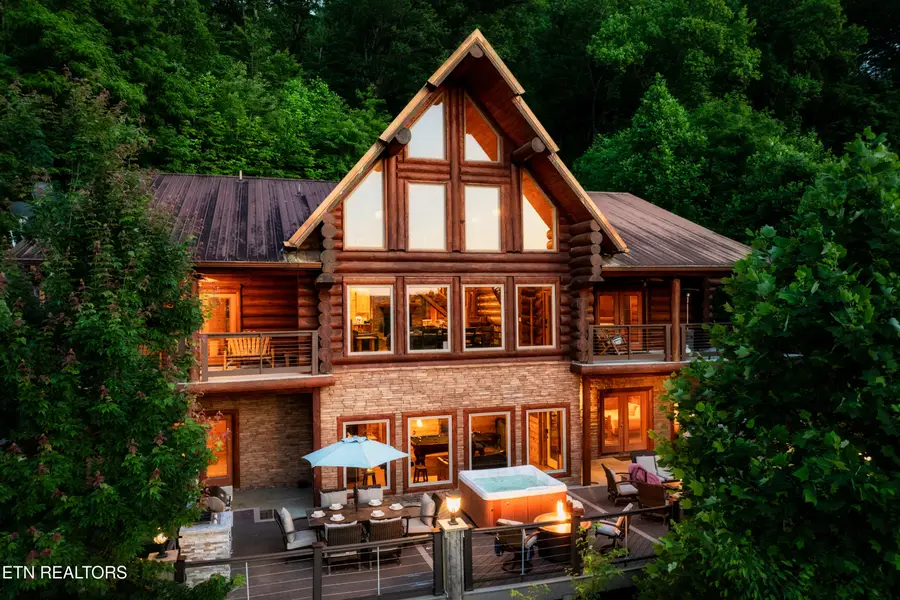 4314 Carolina Cove Way, Pigeon Forge, TN 37863 - #2