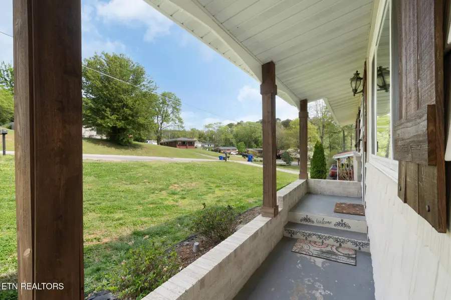 105 Henley Rd, Oak Ridge, TN 37830 - #2