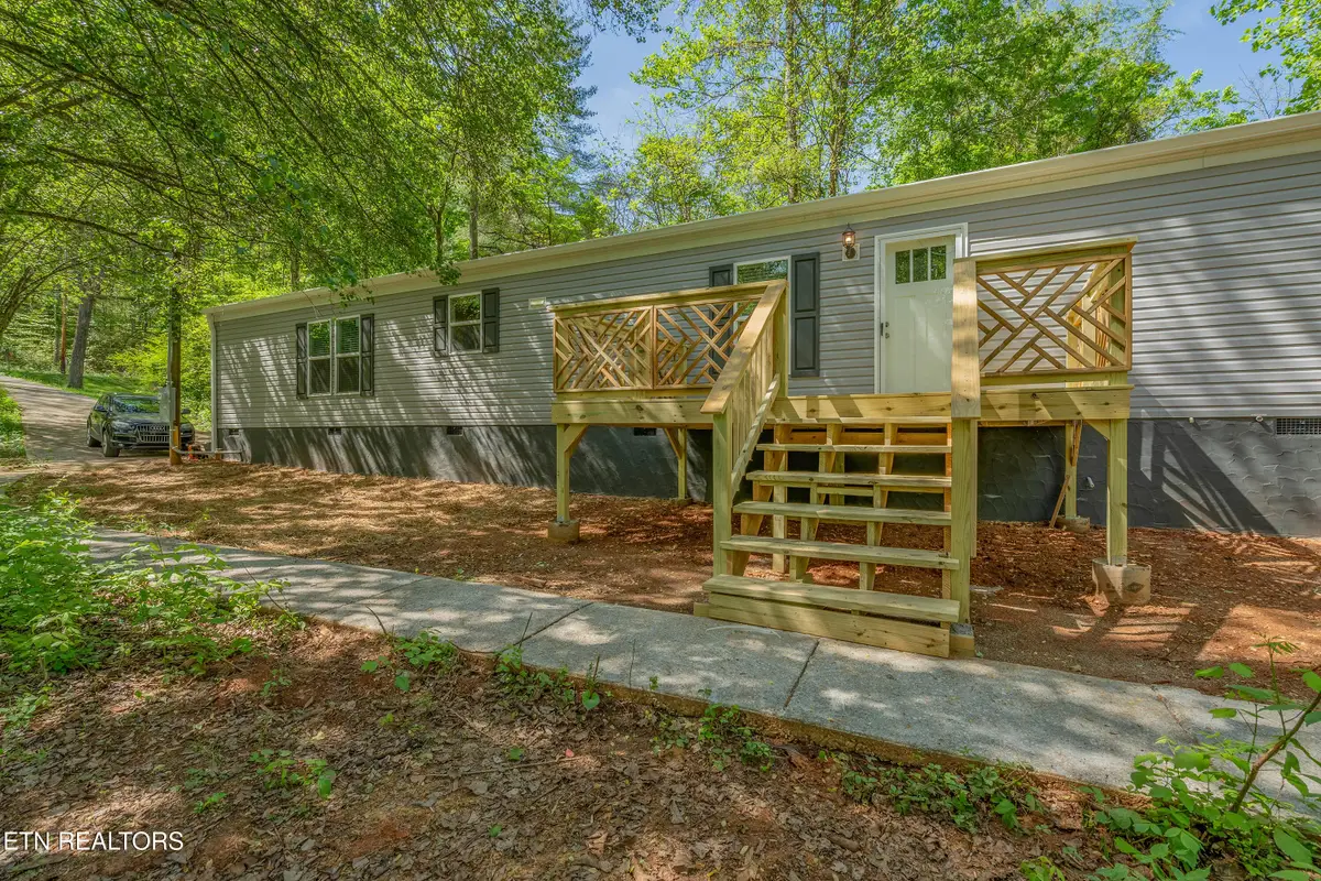 136 Sugar Rd, Oliver Springs, TN 37840 - #1