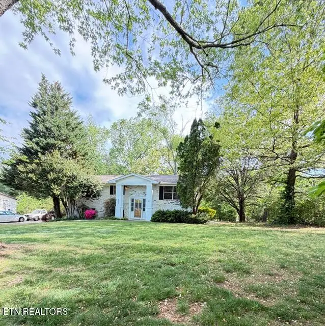 306 Sherwood Drive, Maryville, TN 37801 - #2