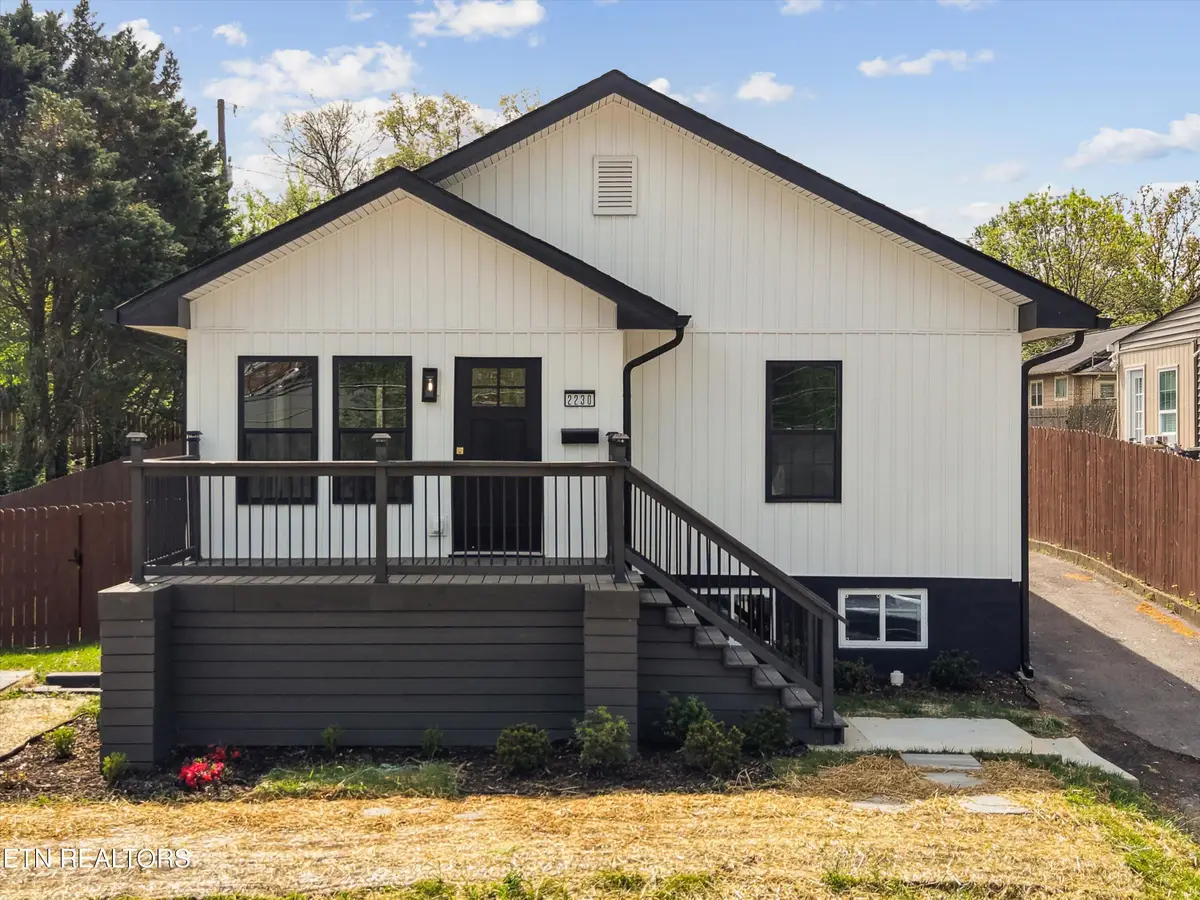 2230 Coker Ave, Knoxville, TN 37917 - #1
