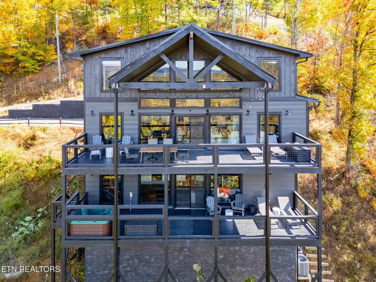 3316 Sugar Maple Loop Rd, Sevierville, TN 37862 - #1