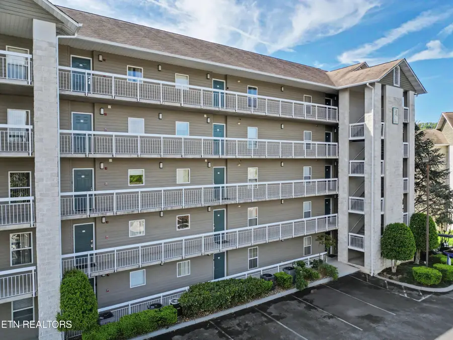 205 Ogle Drive #424, Pigeon Forge, TN 37863 - #2