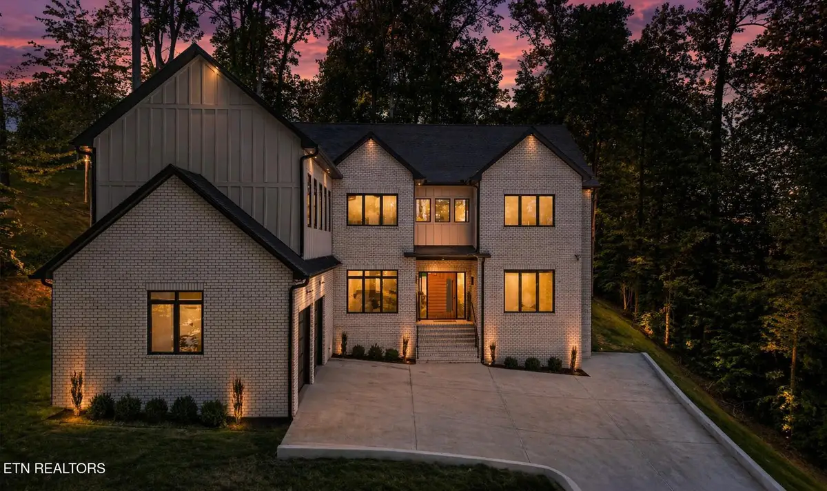 1135 Oak Chase Blvd, Lenoir City, TN 37772 - #1