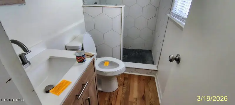 204 Riggs St, Athens, TN 37303 - #3