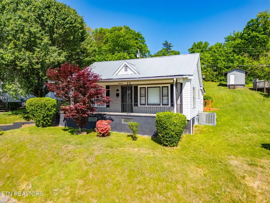 517 W 2nd Ave, Lenoir City, TN 37771 - #2