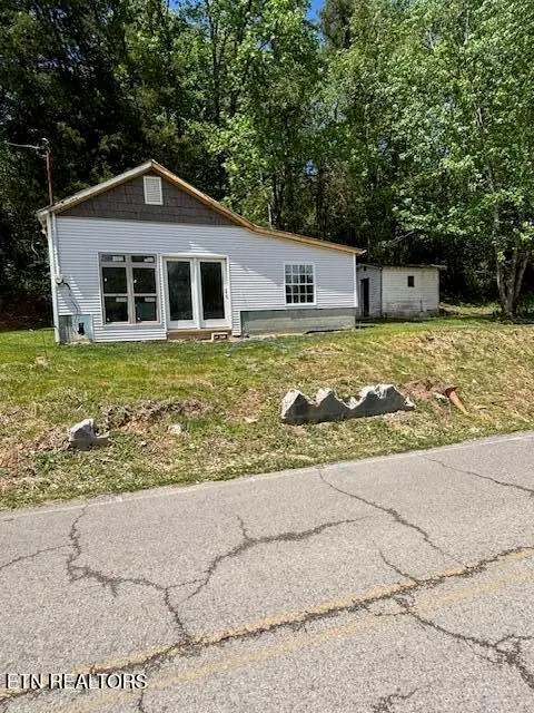 550 Baumgartner Rd, Harriman, TN 37748