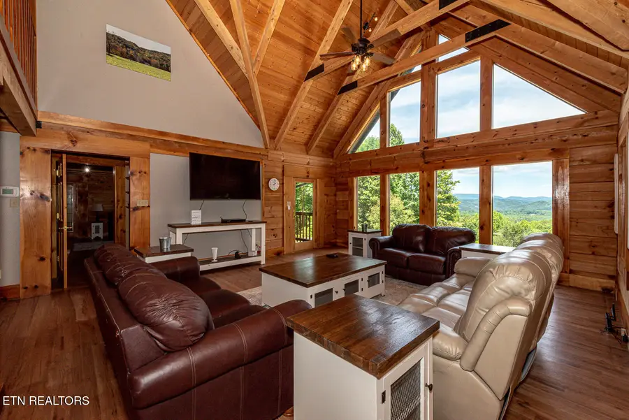 985 Old Cades Cove Rd, Townsend, TN 37882 - #3