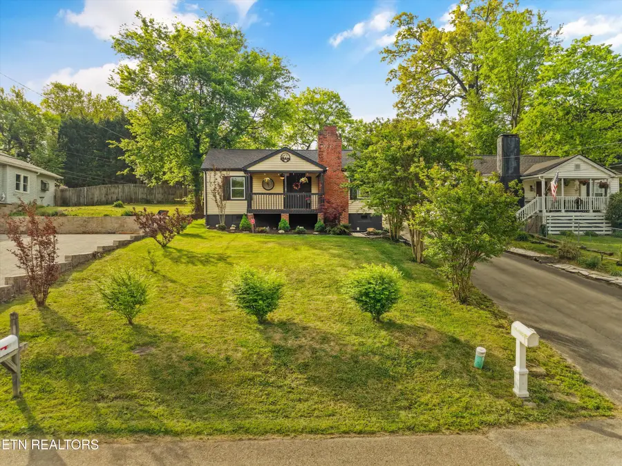 2704 Forestdale Ave, Knoxville, TN 37917 - #2