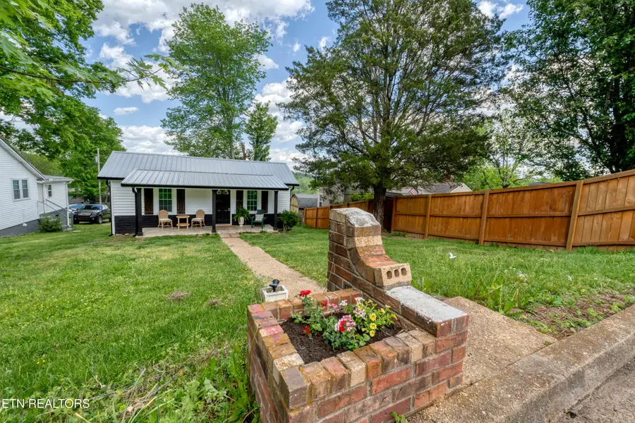 903 N B St, Lenoir City, TN 37771 - #2