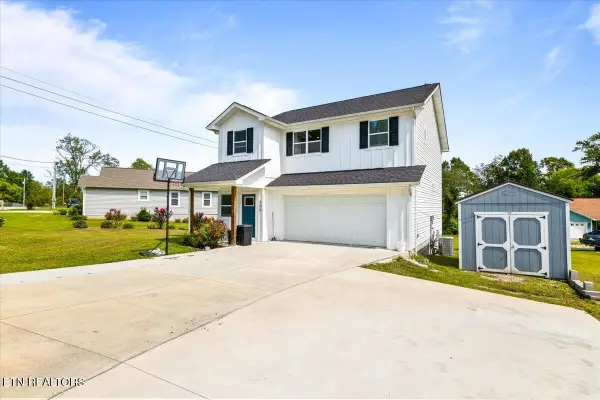 500 Stanley St, Oneida, TN 37841