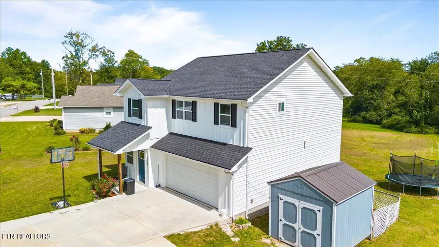 500 Stanley St, Oneida, TN 37841 - #3