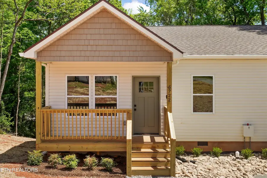 5722/5724 Wallwood Rd, Knoxville, TN 37912 - #2