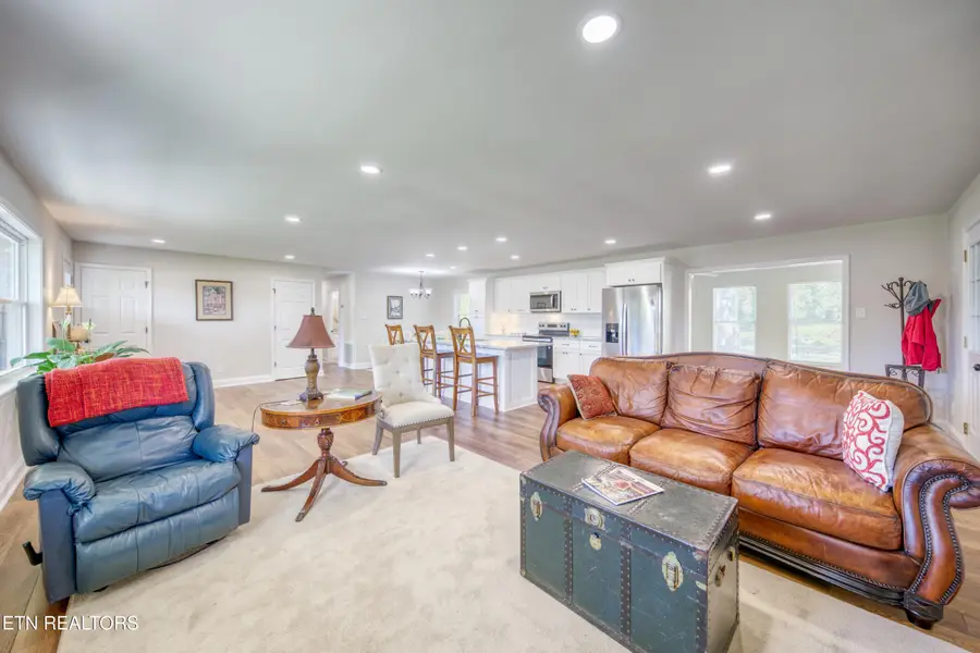 441 E Kingsgate Rd, Farragut, TN 37934 - #3