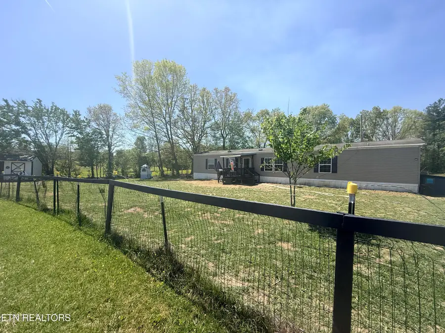 174 Claude Howard Rd, Deer Lodge, TN 37726 - #2