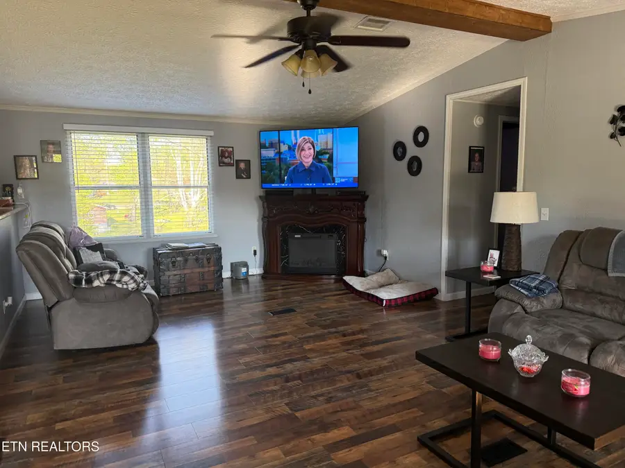 420 E Baldwin St, Rockwood, TN 37854 - #2