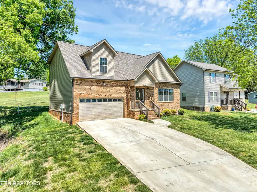 3813 Morganton Rd, Maryville, TN 37801 - #3