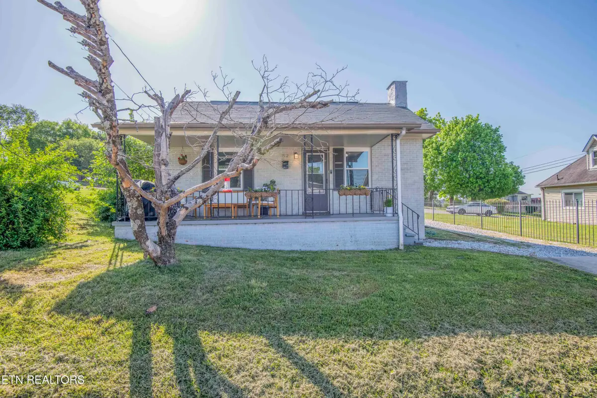 1512 Pickett Ave, Knoxville, TN 37921 - #1