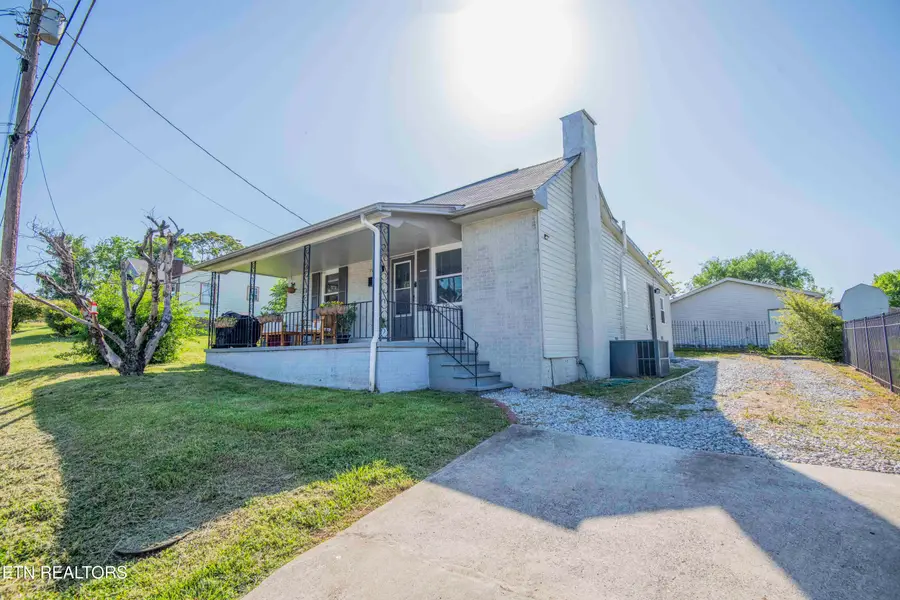 1512 Pickett Ave, Knoxville, TN 37921 - #2