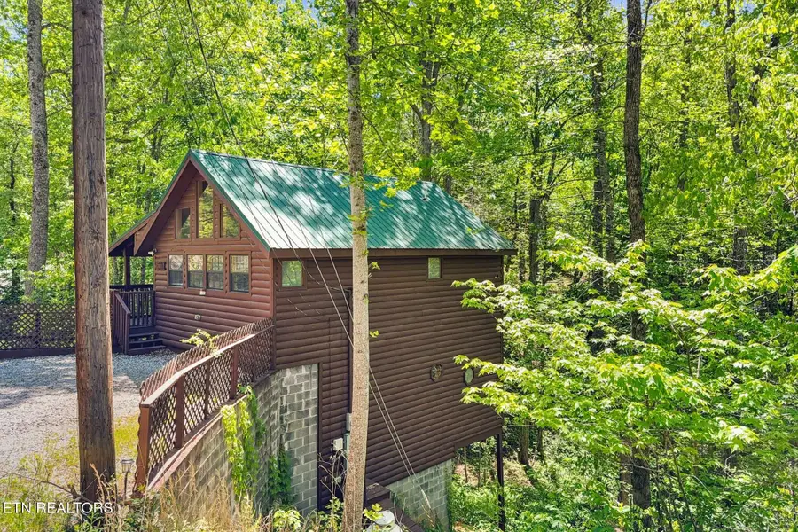 1607 S Mountain View Rd, Sevierville, TN 37876 - #3