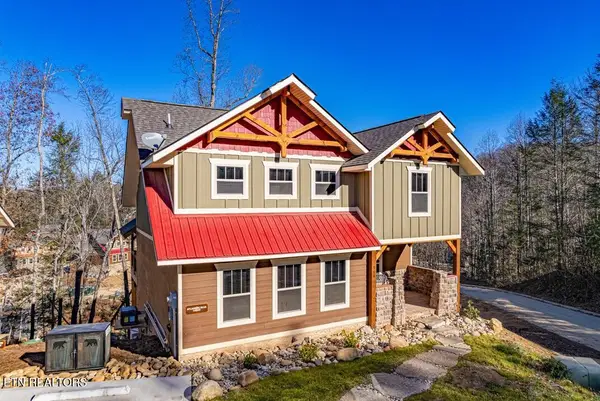 906 Whittlers Way, Gatlinburg, TN 37738