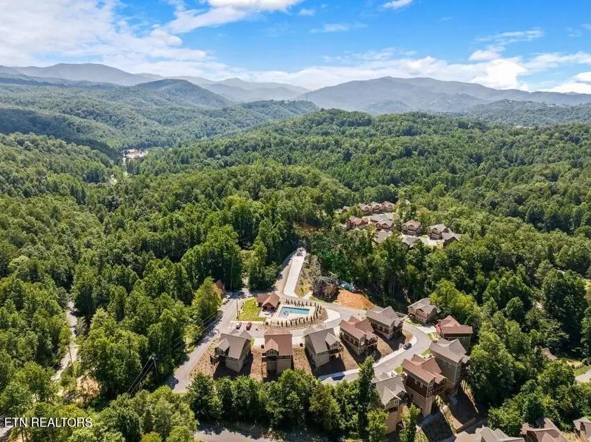906 Whittlers Way, Gatlinburg, TN 37738 - #2