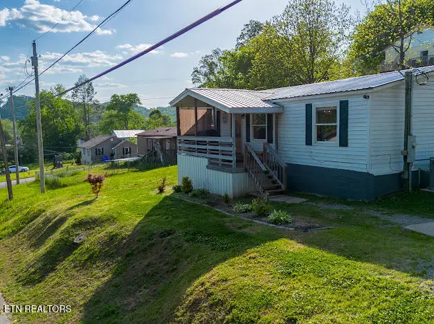 510 Sewanee St, Harriman, TN 37748 - #3