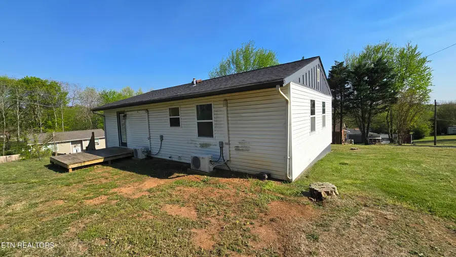208 Riggs St, Athens, TN 37303 - #3