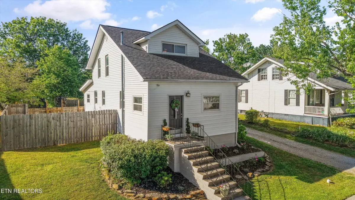 266 W Lincoln Rd, Alcoa, TN 37701 - #1