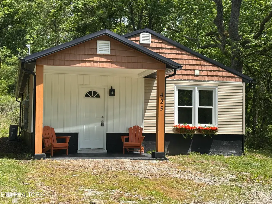 425 Childs Rd, Harriman, TN 37748 - #2